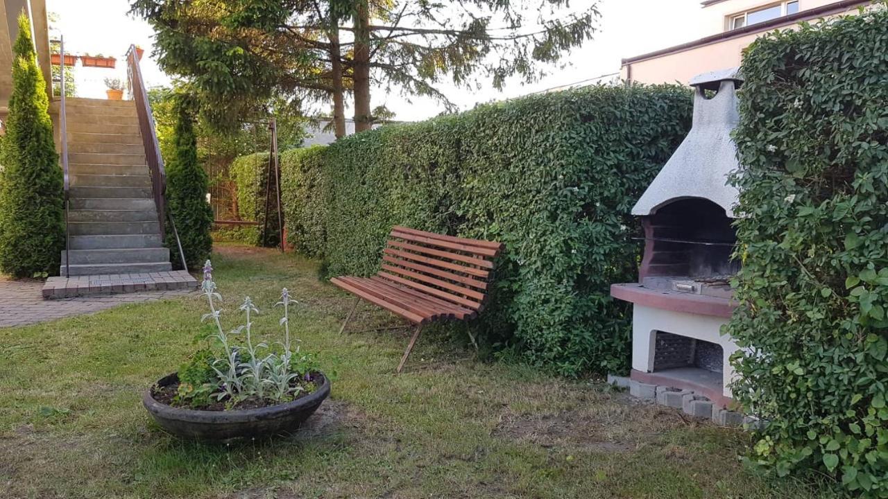"U Izy" Pokoje Goscinne I Przyczepy Campingowe Mielno  Eksteriør billede