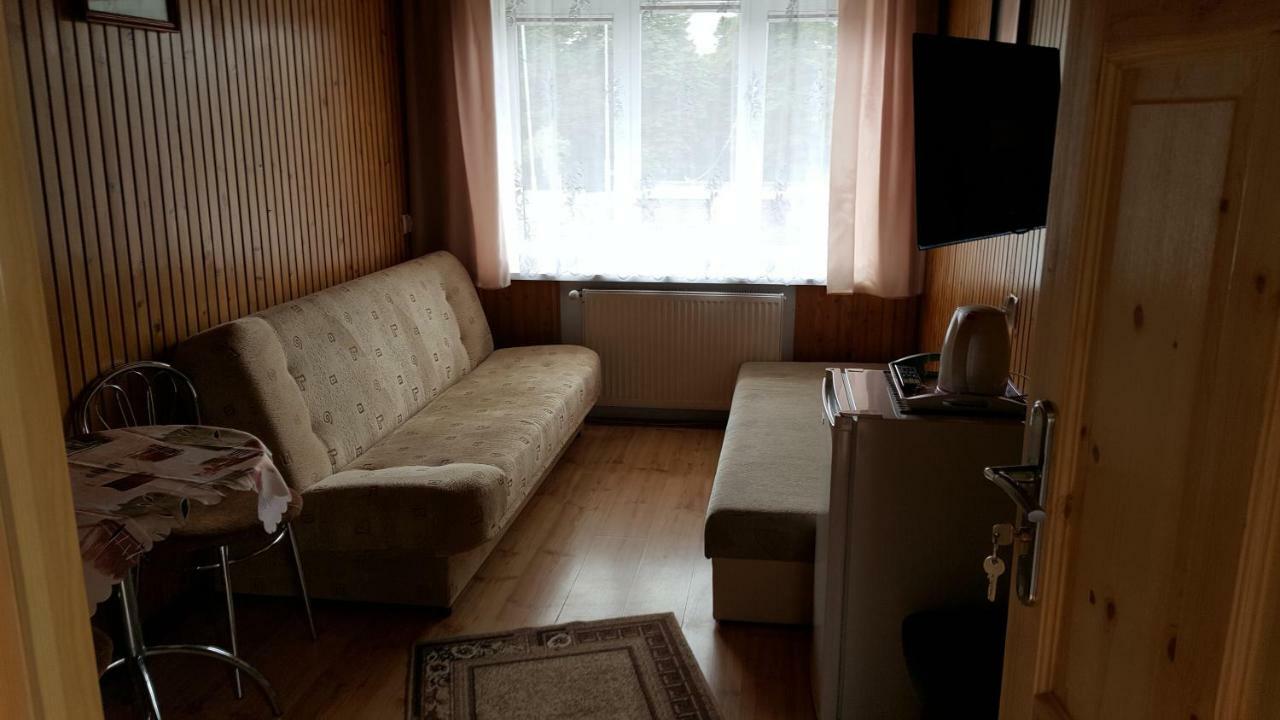 "U Izy" Pokoje Goscinne I Przyczepy Campingowe Mielno  Eksteriør billede